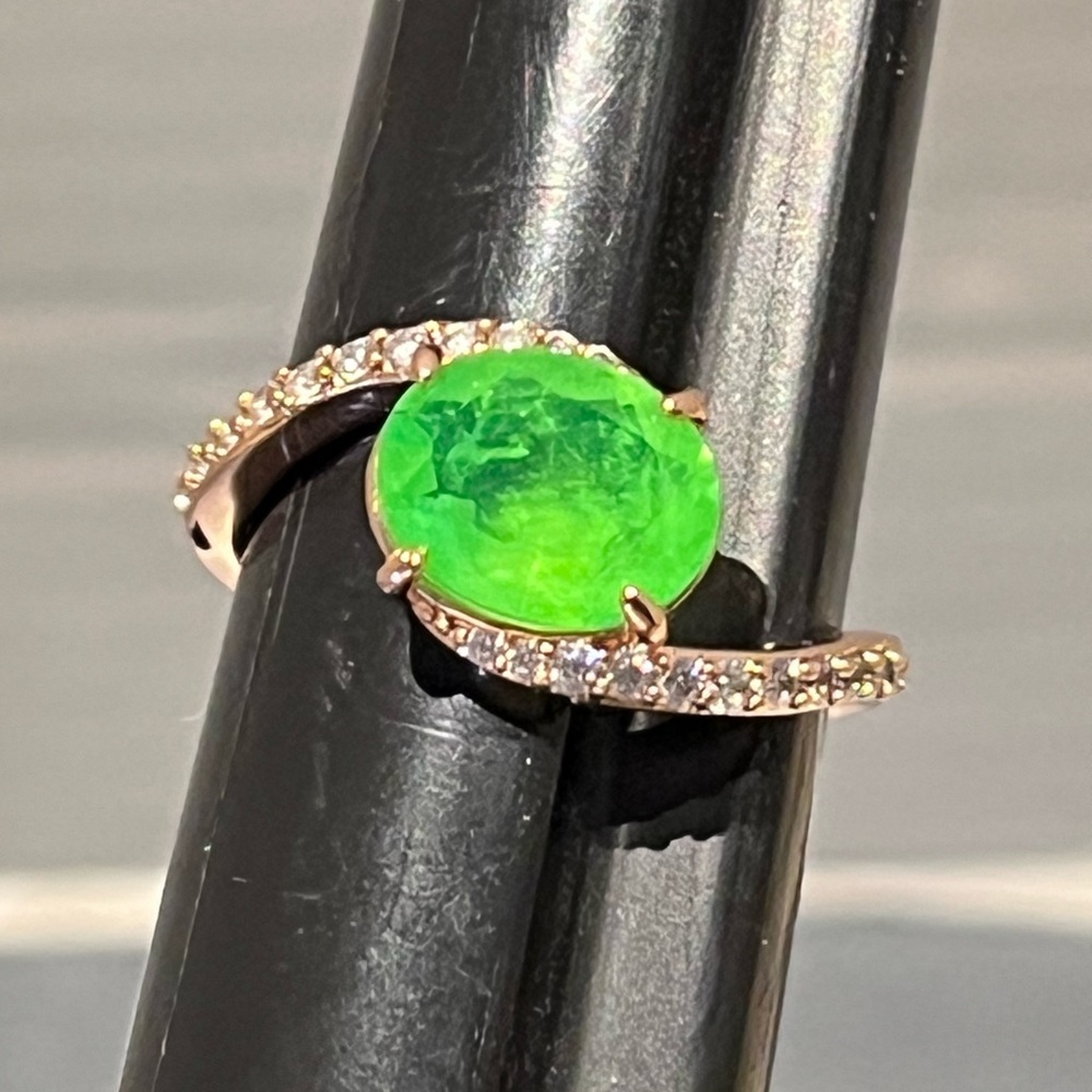 NWT Neon Green Fused Quartz with sparkling CZ Ring Size 8 Rose Gold